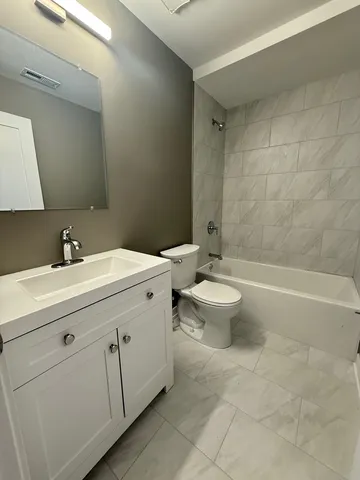 $1,800 | 1322 East Ports O Call Drive, Unit 1W, Palatine, IL 60074