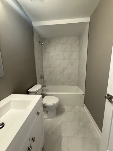 $1,800 | 1322 East Ports O Call Drive, Unit 1W, Palatine, IL 60074