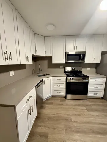 $1,800 | 1322 East Ports O Call Drive, Unit 1W, Palatine, IL 60074