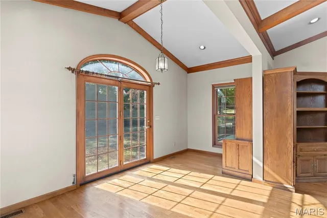 $385,000 | 912 Indian Hills Drive, St. Charles, MO 63301