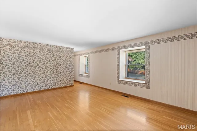 $385,000 | 912 Indian Hills Drive, St. Charles, MO 63301