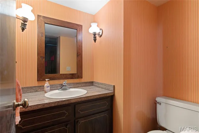 $385,000 | 912 Indian Hills Drive, St. Charles, MO 63301