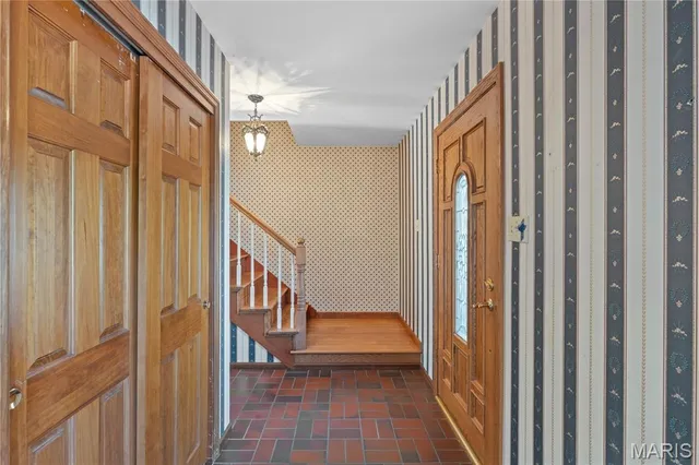 $385,000 | 912 Indian Hills Drive, St. Charles, MO 63301