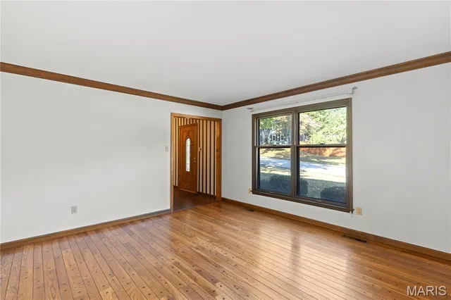 $385,000 | 912 Indian Hills Drive, St. Charles, MO 63301