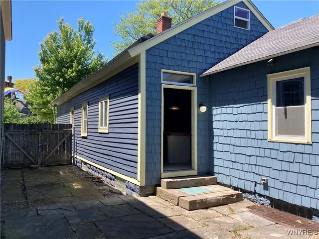 $1,850 | 21 College Street, Buffalo, NY 14201