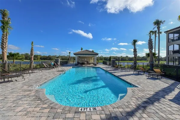 $6,000 | 18028 Gawthrop Drive, Unit 306, Bradenton, FL 34211