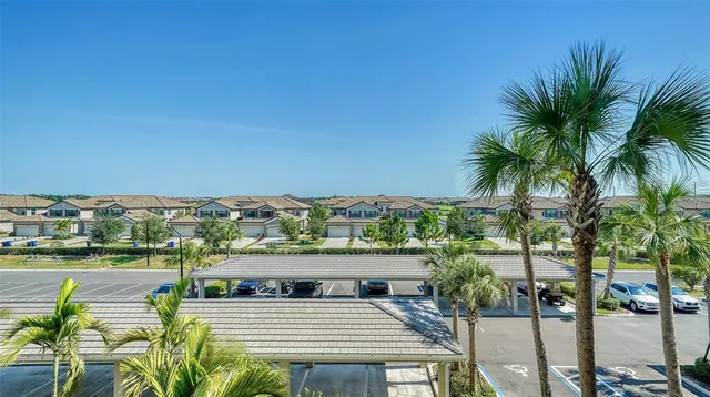 $6,000 | 18028 Gawthrop Drive, Unit 306, Bradenton, FL 34211