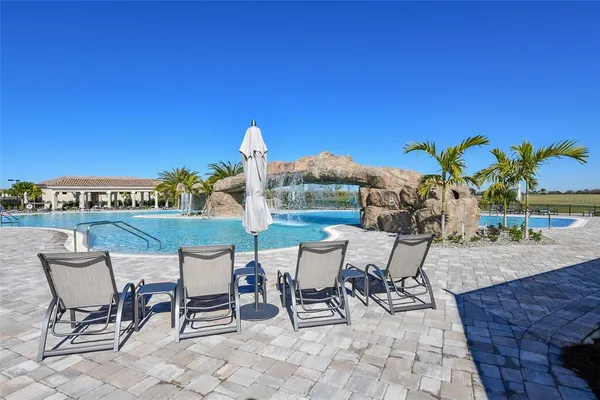 $6,000 | 18028 Gawthrop Drive, Unit 306, Bradenton, FL 34211