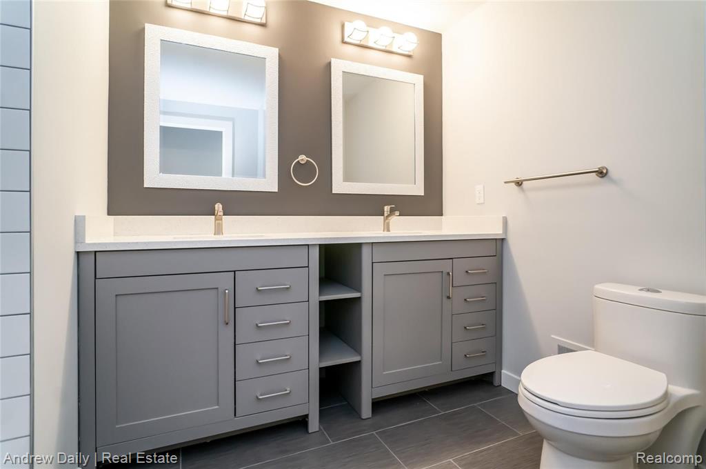 4592 Rolling Ridge Road West Bloomfield, MI 48323 - Photo 30 of 46 Gallery Image 30