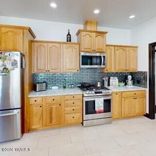 7904 Easy Street Yakima, WA 98903 - Photo 9 of 38 TPZwypCi8Ap-Kitchen