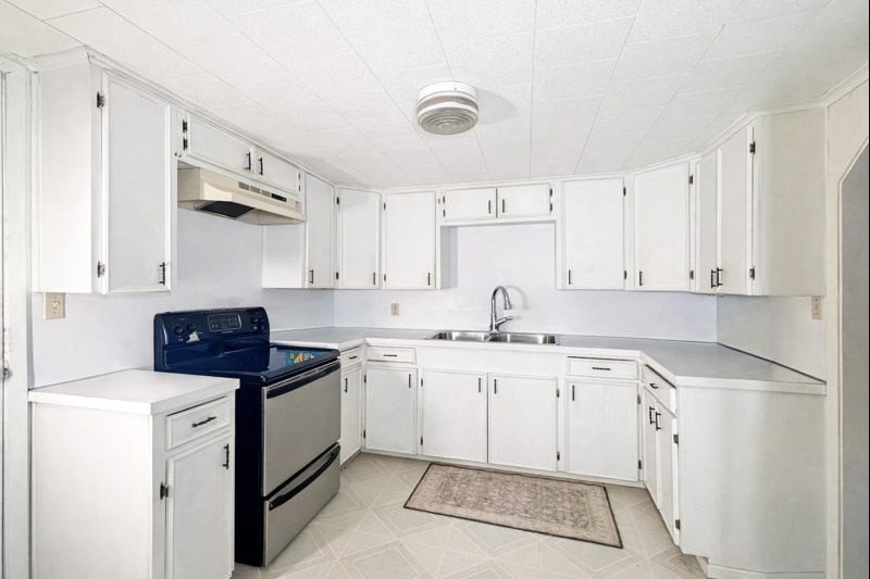 2499 Charlotte Road Orange, TX 77632 - Photo 8 of 12