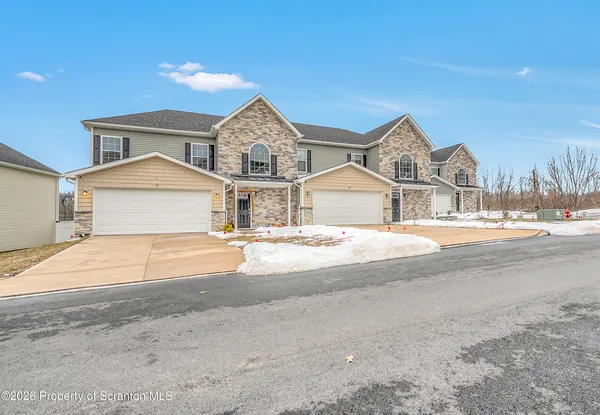 $2,800 | 12 Anna Drive, Wilkes Barre, PA 18706