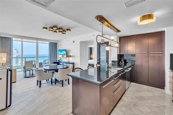 $2,750,000 | 4391 Collins Avenue, Unit 1706/1707, Miami Beach, FL 33140