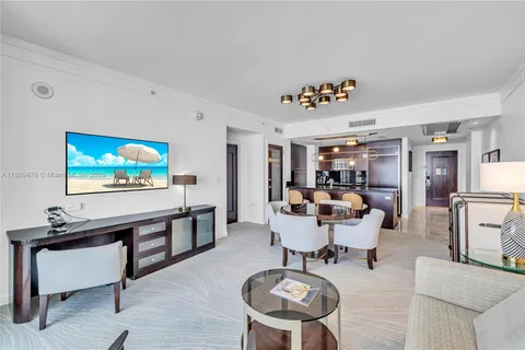 $2,990,000 | 4391 Collins Avenue, Unit 17061707, Miami Beach, FL 33140