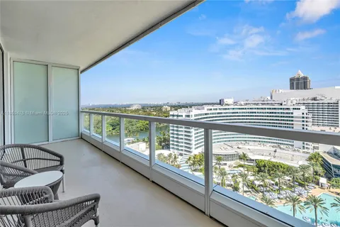 $2,990,000 | 4391 Collins Avenue, Unit 17061707, Miami Beach, FL 33140