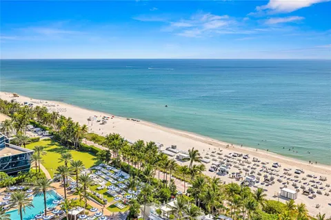 $2,990,000 | 4391 Collins Avenue, Unit 17061707, Miami Beach, FL 33140