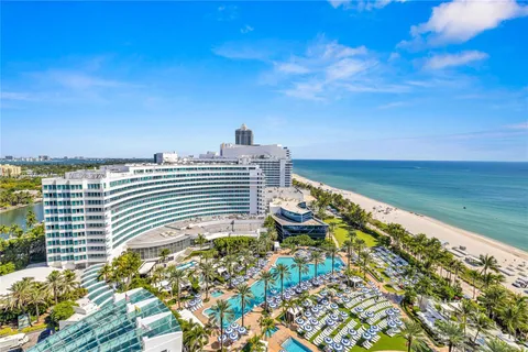 $2,990,000 | 4391 Collins Avenue, Unit 17061707, Miami Beach, FL 33140