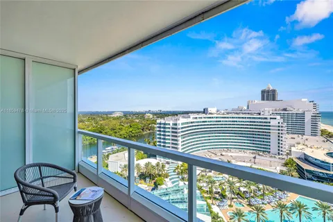 $2,990,000 | 4391 Collins Avenue, Unit 17061707, Miami Beach, FL 33140
