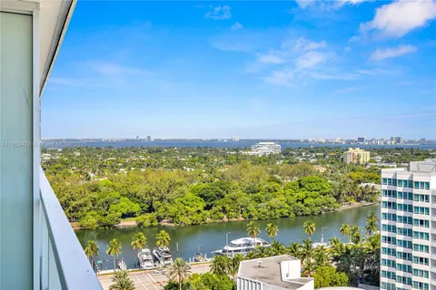 $2,990,000 | 4391 Collins Avenue, Unit 17061707, Miami Beach, FL 33140