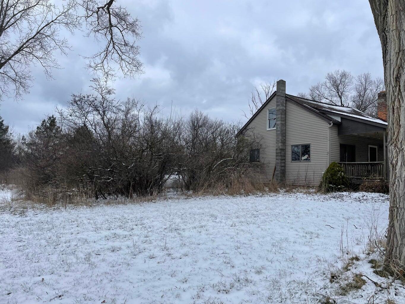 300 Cleveland Street Chelsea, MI 48118 - Photo 13 of 20 20241206172026100101000000-o