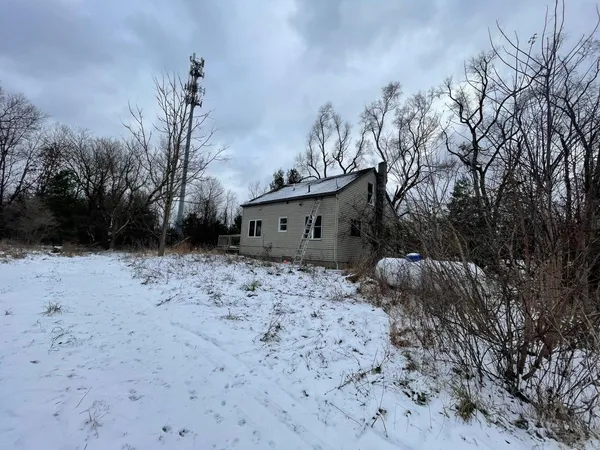 $250,000 | 300 Cleveland Street, Chelsea, MI 48118