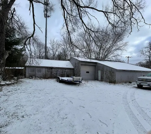 $250,000 | 300 Cleveland Street, Chelsea, MI 48118