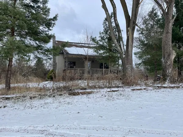 $250,000 | 300 Cleveland Street, Chelsea, MI 48118