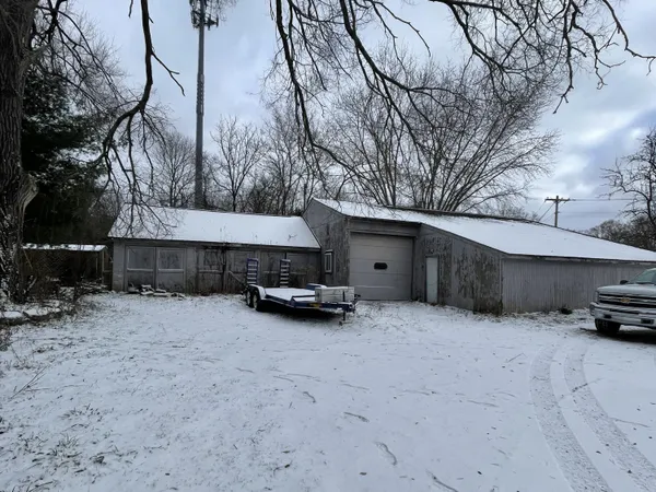 $250,000 | 300 Cleveland Street, Chelsea, MI 48118