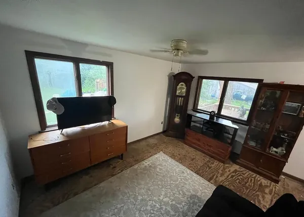 $250,000 | 300 Cleveland Street, Chelsea, MI 48118