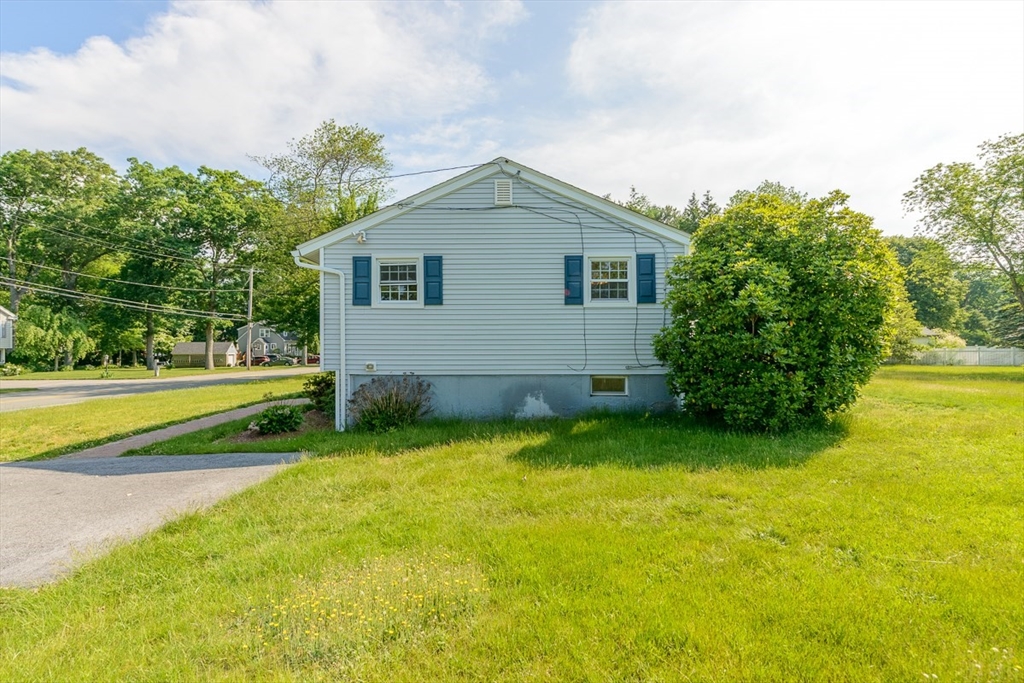 392 Acton Road Chelmsford, MA 01824 - Photo 23 of 27