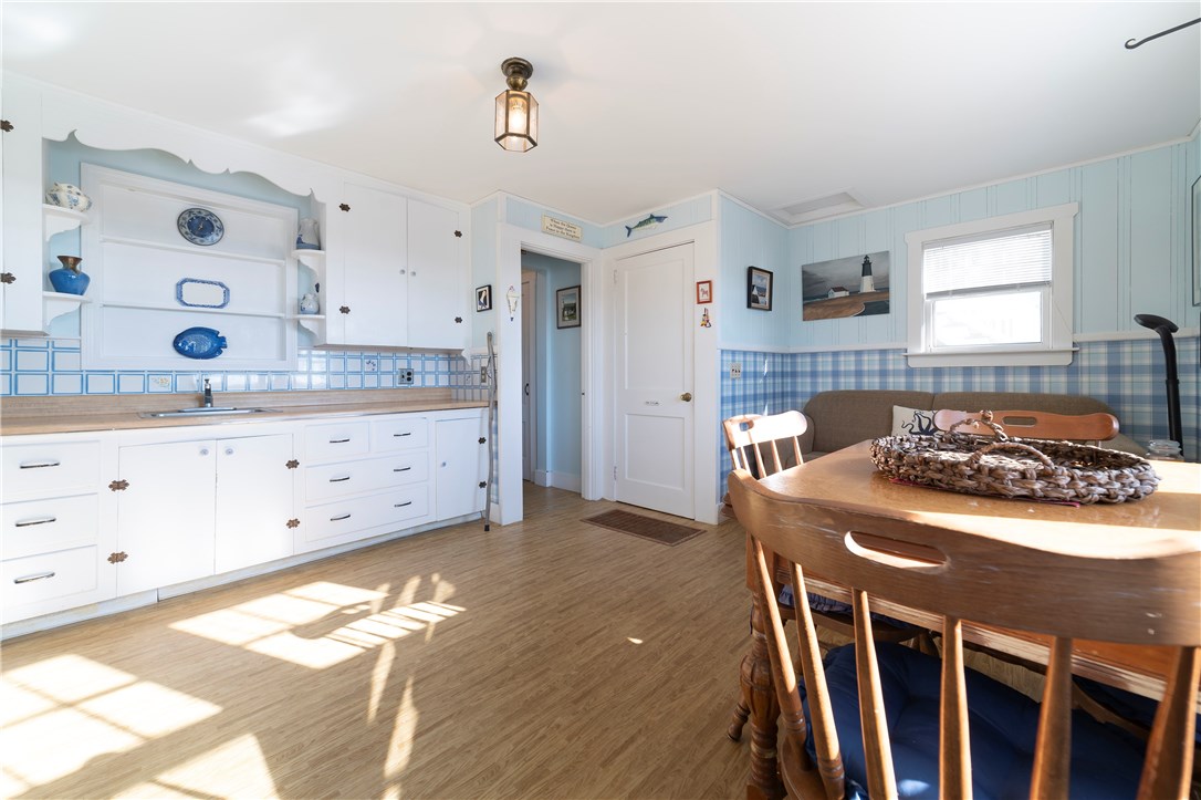 15 Shore Road Narragansett, RI 02882 - Photo 18 of 22