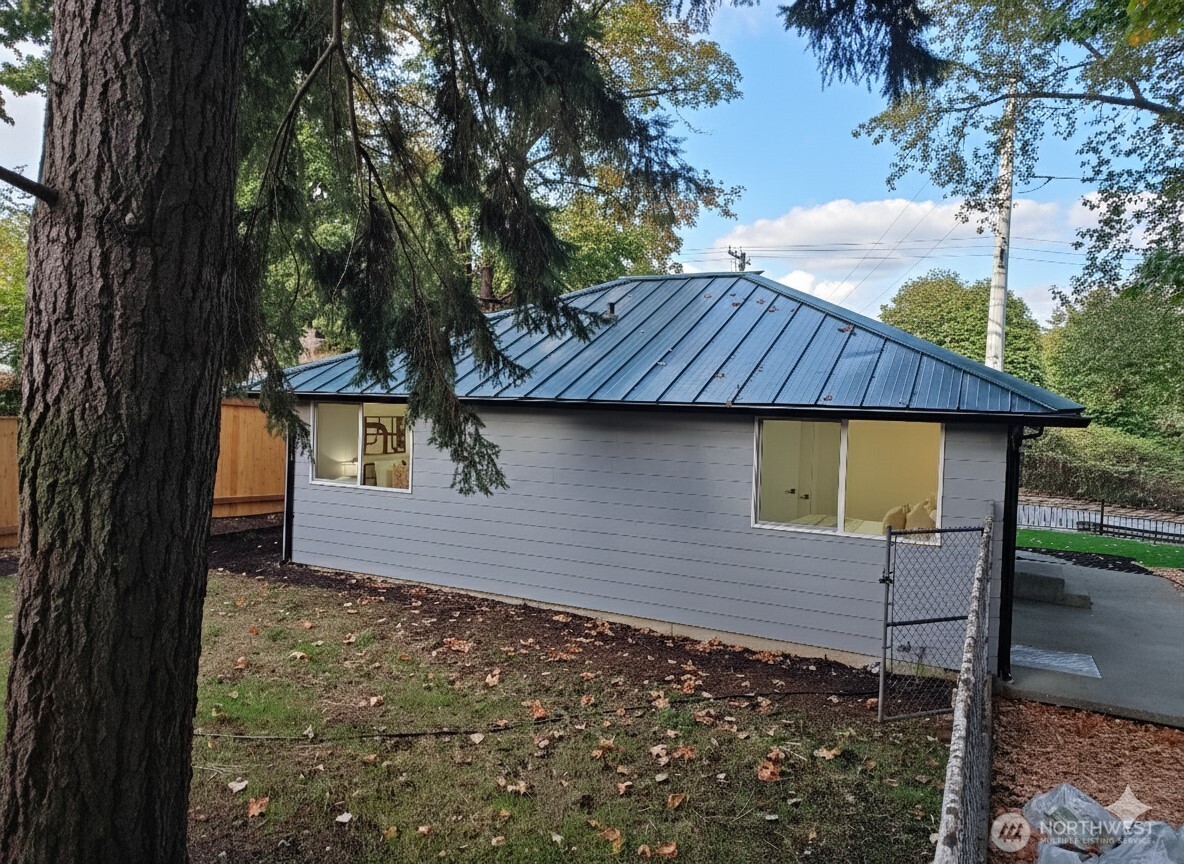 1147 Aberdeen Avenue Northeast Renton, WA 98056 - Photo 7 of 20