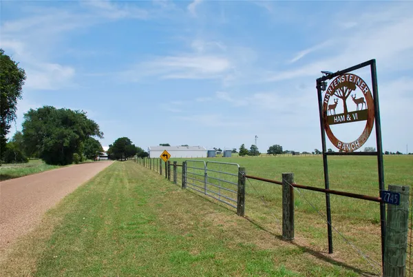 $795,000 | 2745 Holub Road, Schulenburg, TX 78956