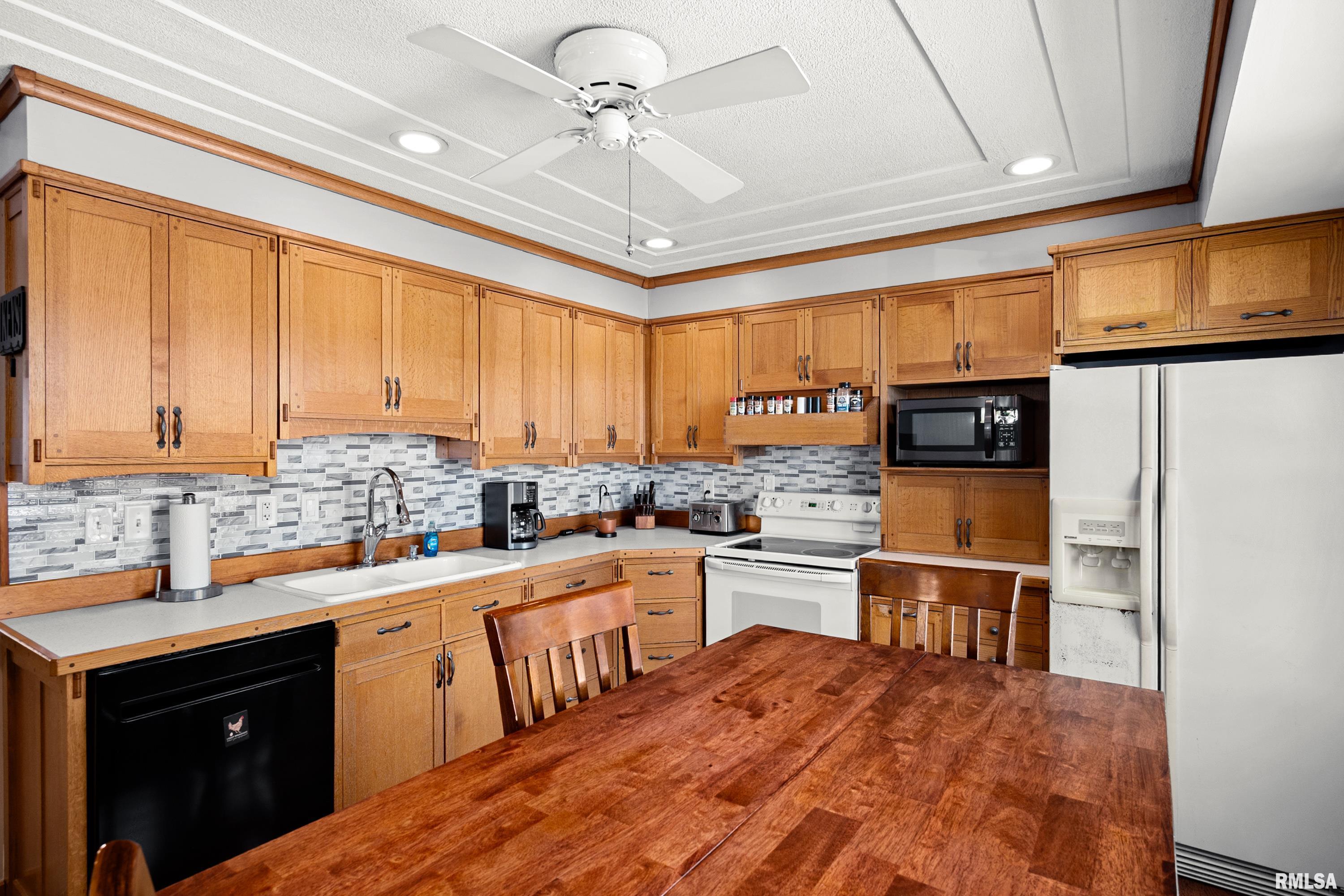501 Pontiac Road Marquette Heights, IL 61554 - Photo 11 of 34