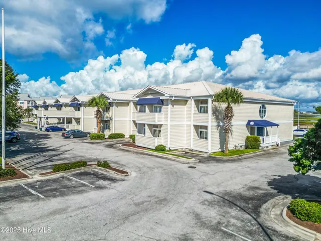 $149,900 | 602 West Fort Macon Road, Unit 117, Atlantic Beach, NC 28512