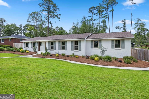 $349,900 | 1203 Lakeview Drive, Valdosta, GA 31602