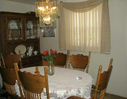 124 Parkedge Road Green Tree, PA 15220 - Photo 4 of 6 Dining Room.