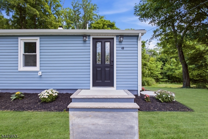 48 Petersburg Road Hackettstown, NJ 07840 - Photo 2 of 36