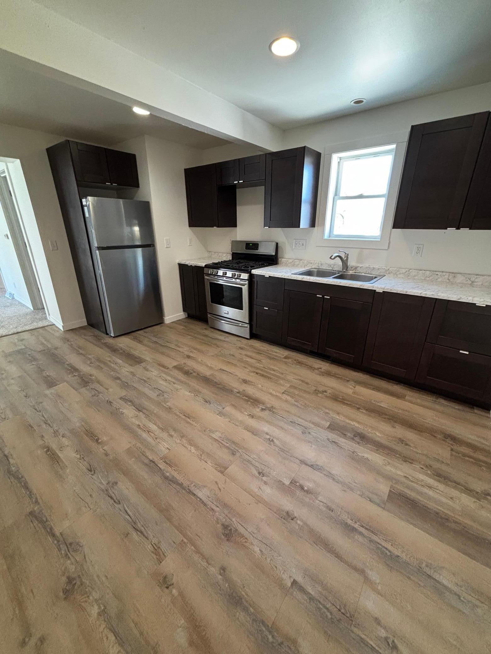 878 Washington Street Prescott, WI 54021 - Photo 4 of 31