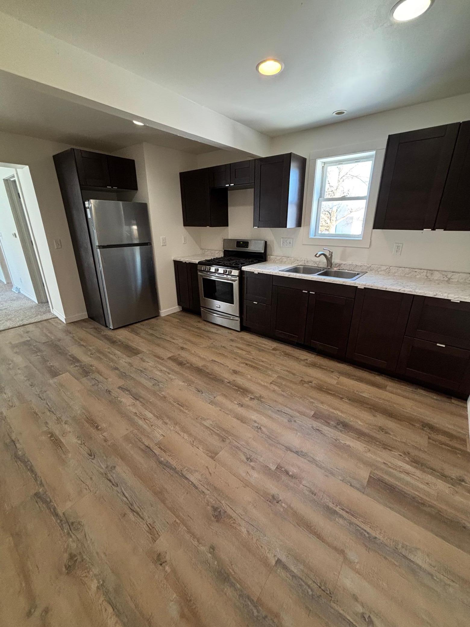 878 Washington Street Prescott, WI 54021 - Photo 5 of 31