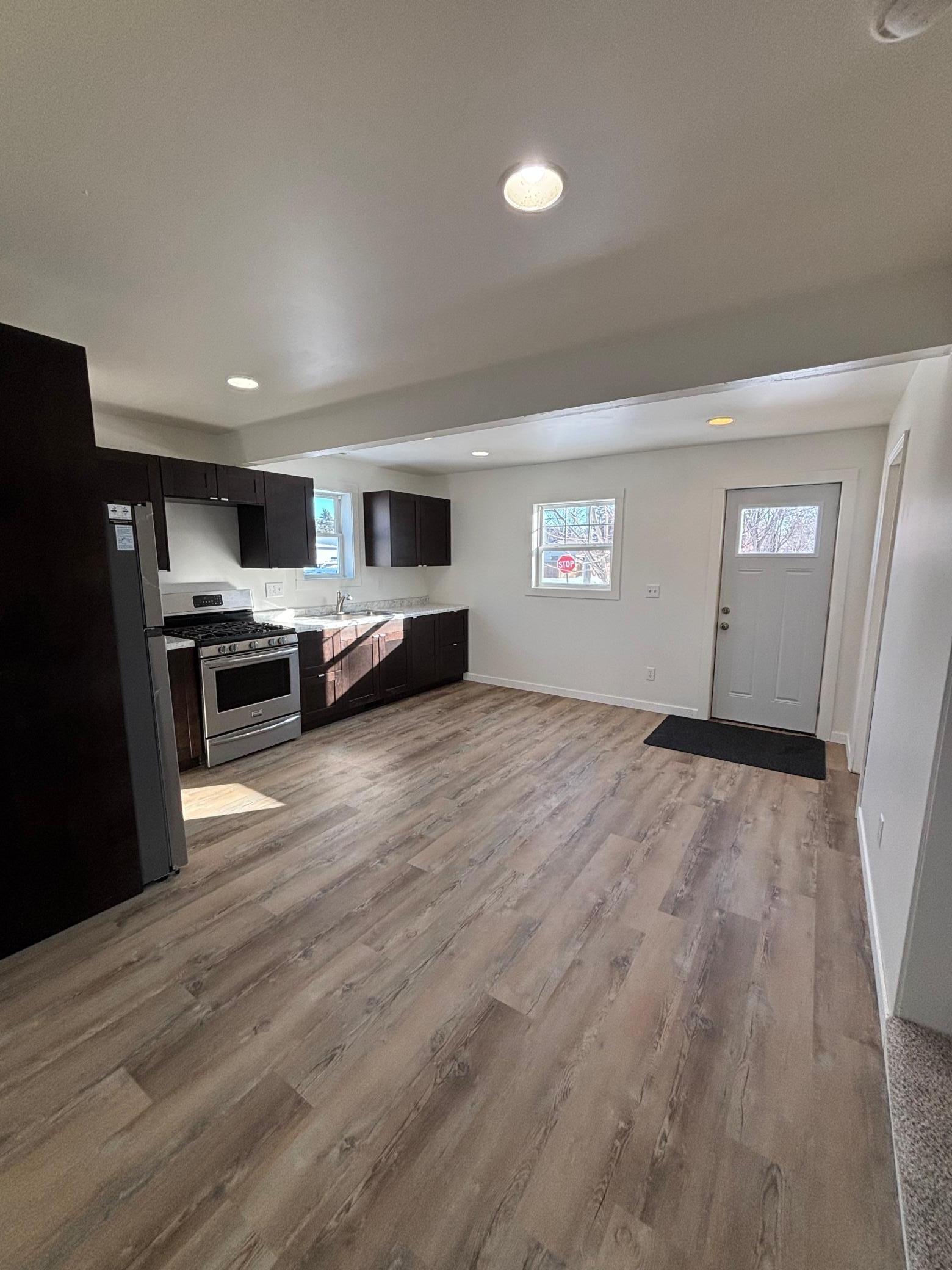 878 Washington Street Prescott, WI 54021 - Photo 7 of 31