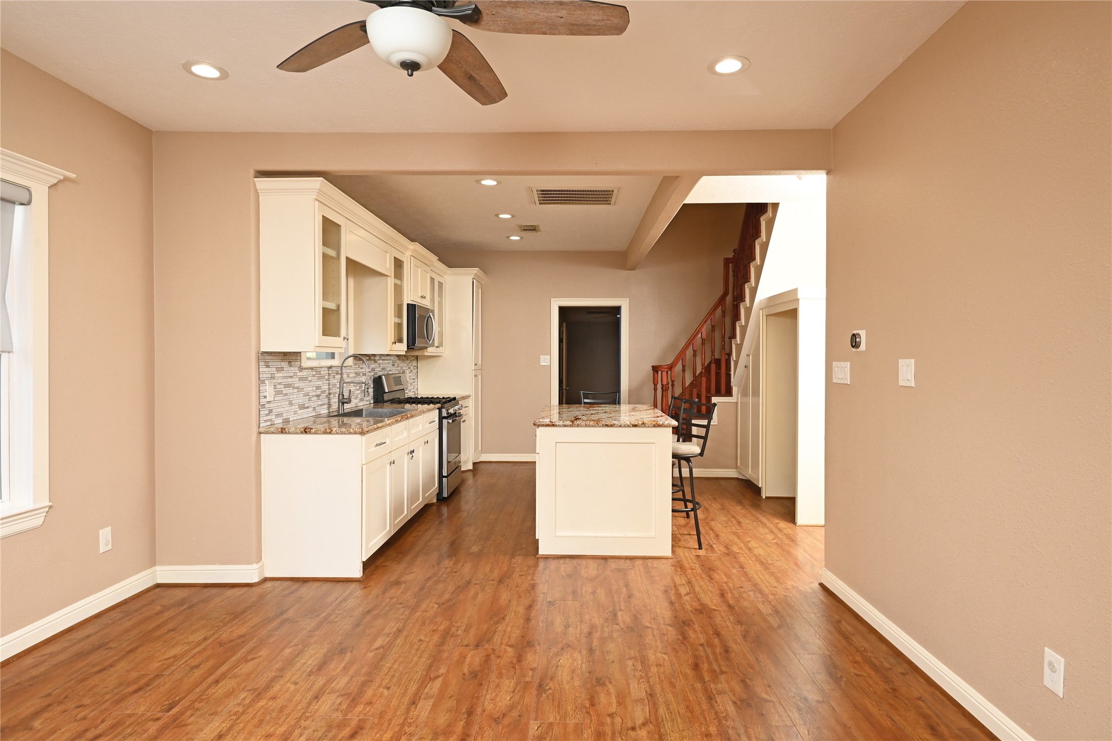 608 Archer Street Houston, TX 77009 - Photo 11 of 38