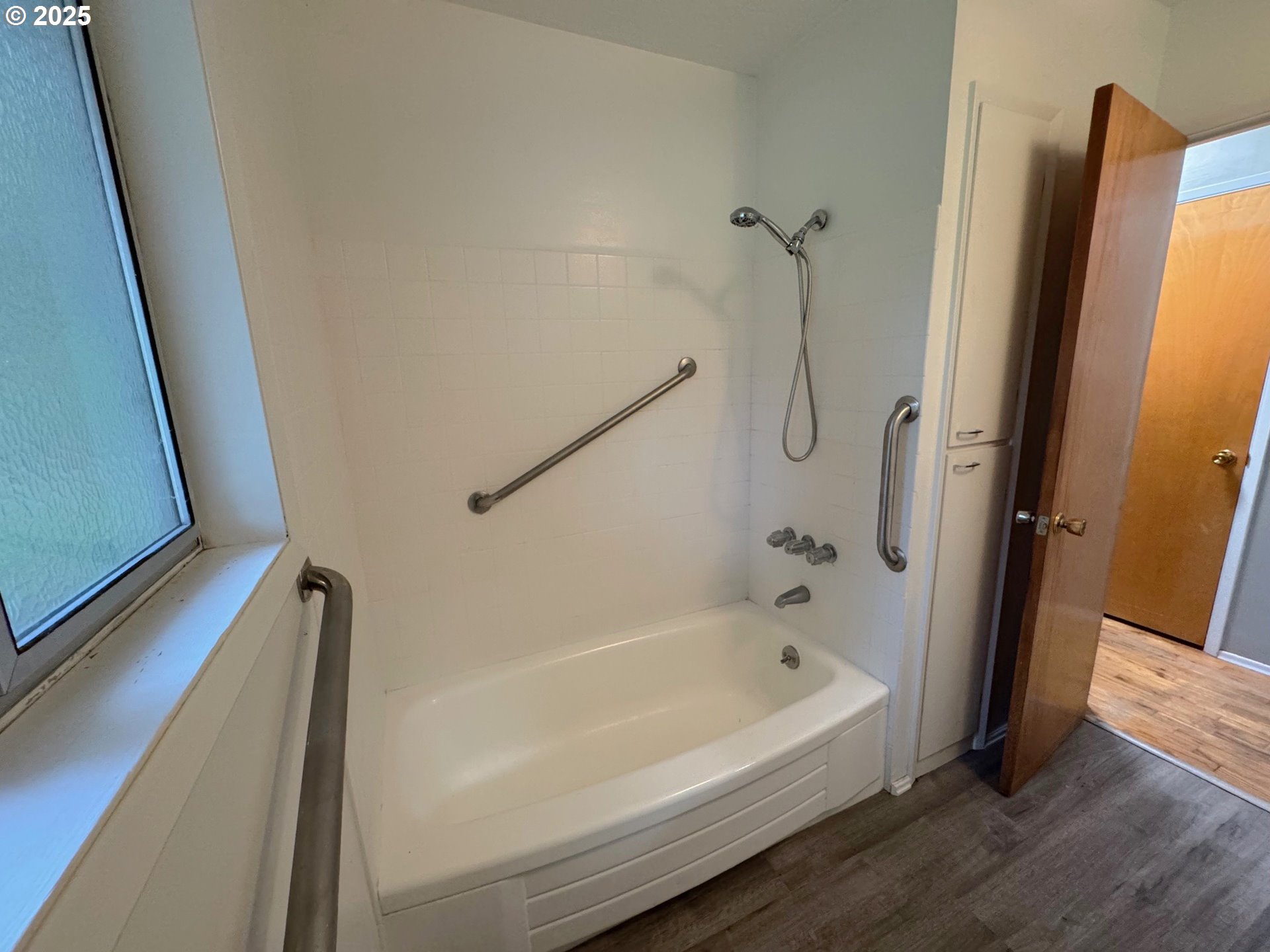 5877 Bonita Road Lake Oswego, OR 97035 - Photo 17 of 25 Gallery Image 17