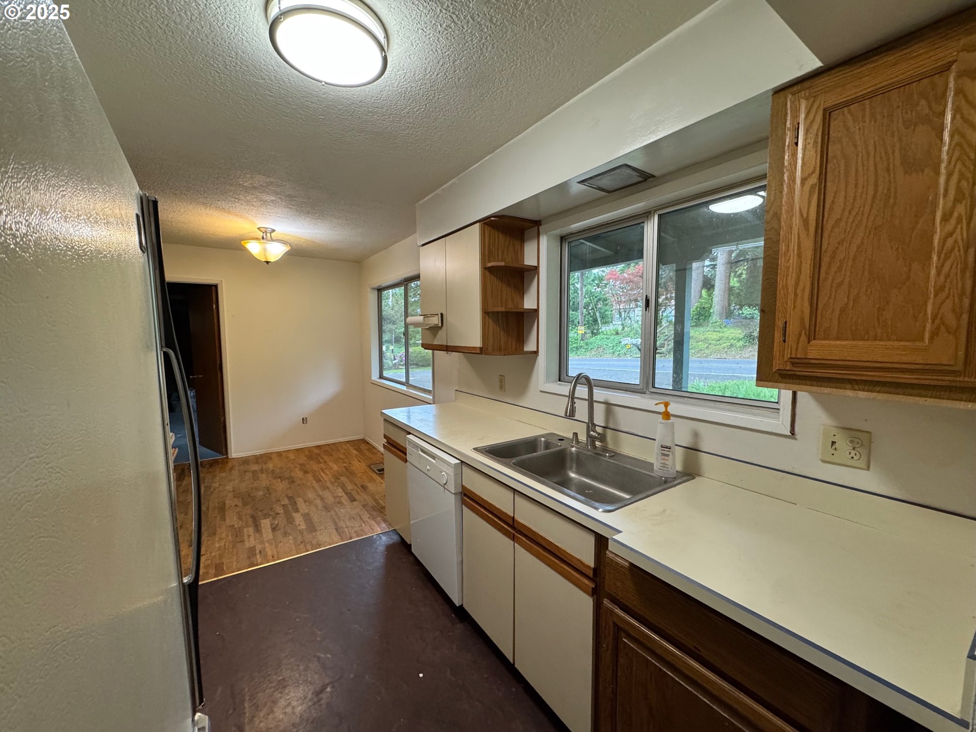 5877 Bonita Road Lake Oswego, OR 97035 - Photo 5 of 25 Gallery Image 5