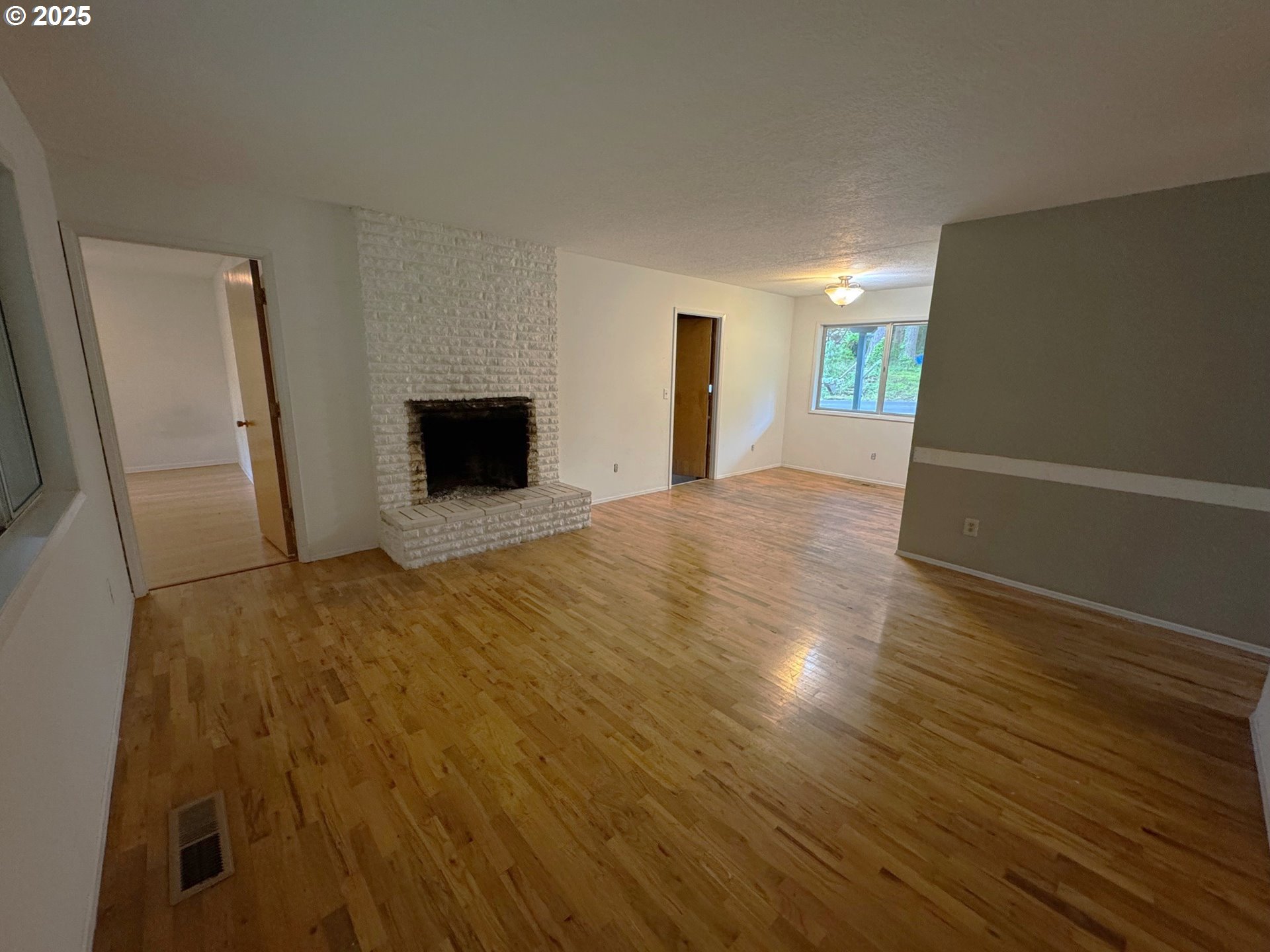 5877 Bonita Road Lake Oswego, OR 97035 - Photo 7 of 25 Gallery Image 7