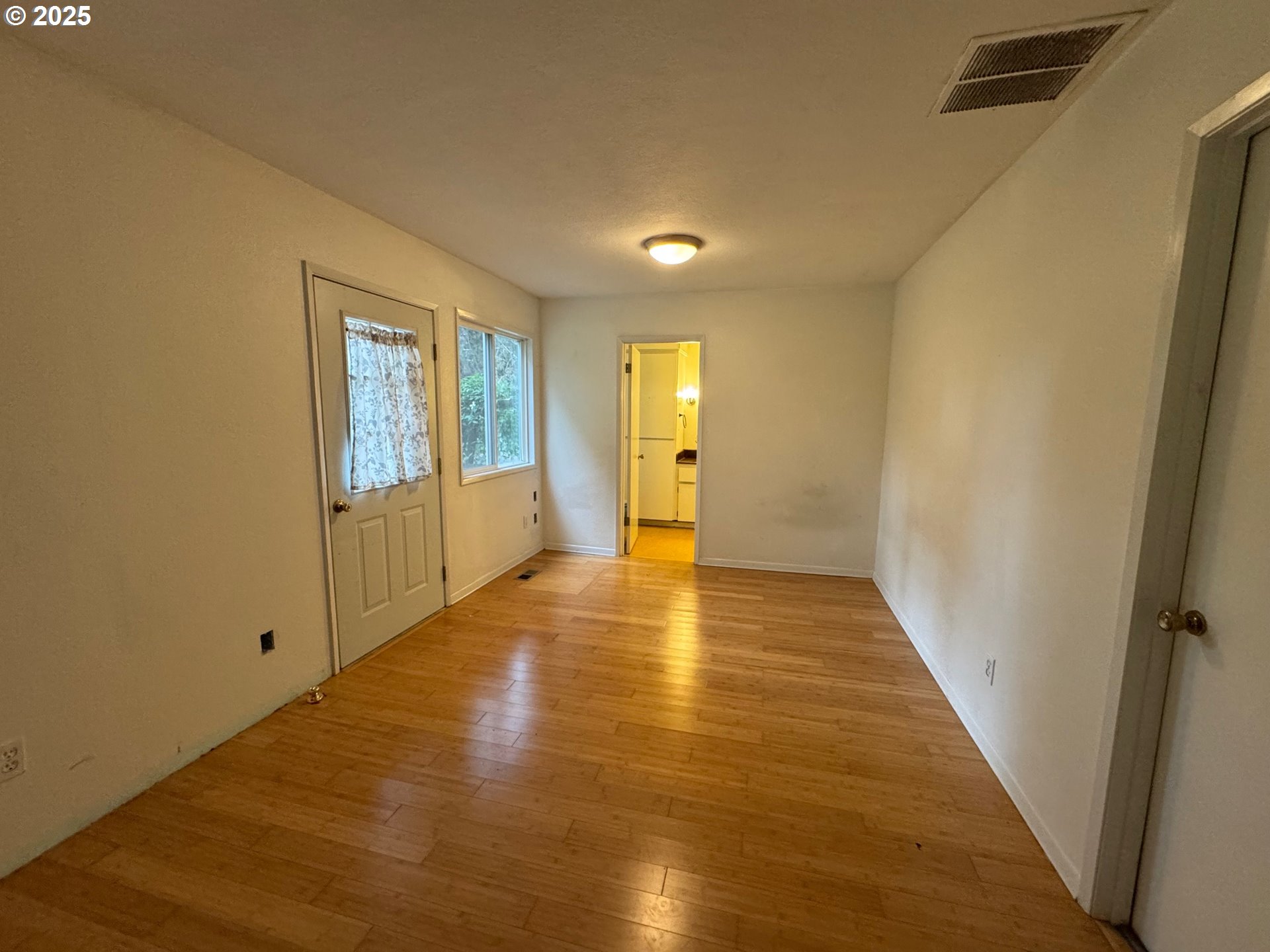 5877 Bonita Road Lake Oswego, OR 97035 - Photo 8 of 25 Gallery Image 8