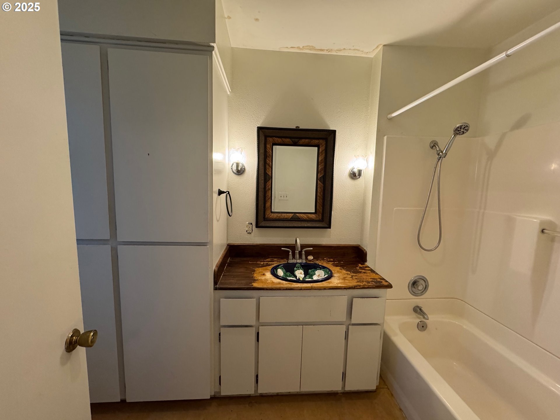 5877 Bonita Road Lake Oswego, OR 97035 - Photo 9 of 25 Gallery Image 9
