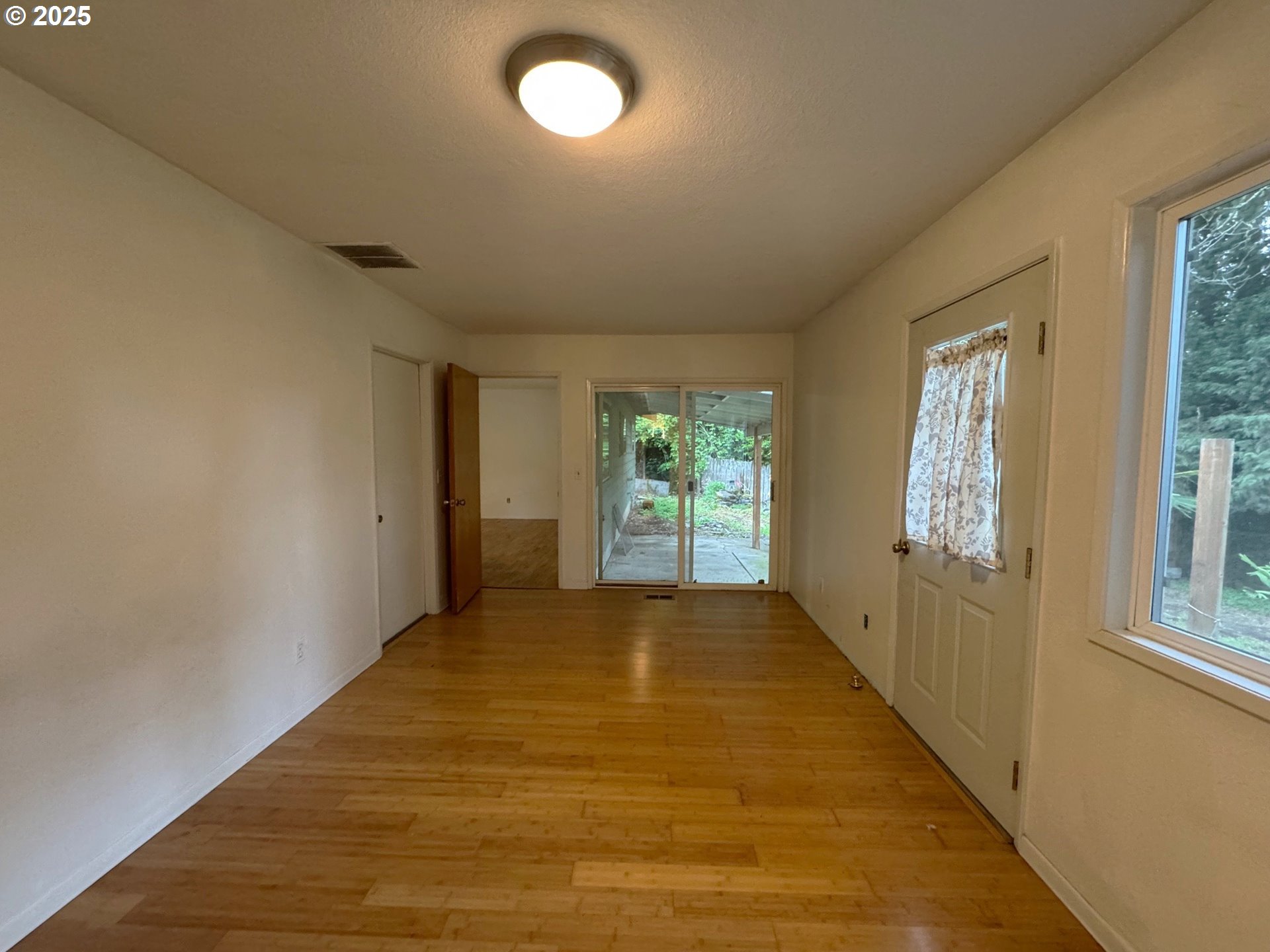 5877 Bonita Road Lake Oswego, OR 97035 - Photo 10 of 25 Gallery Image 10