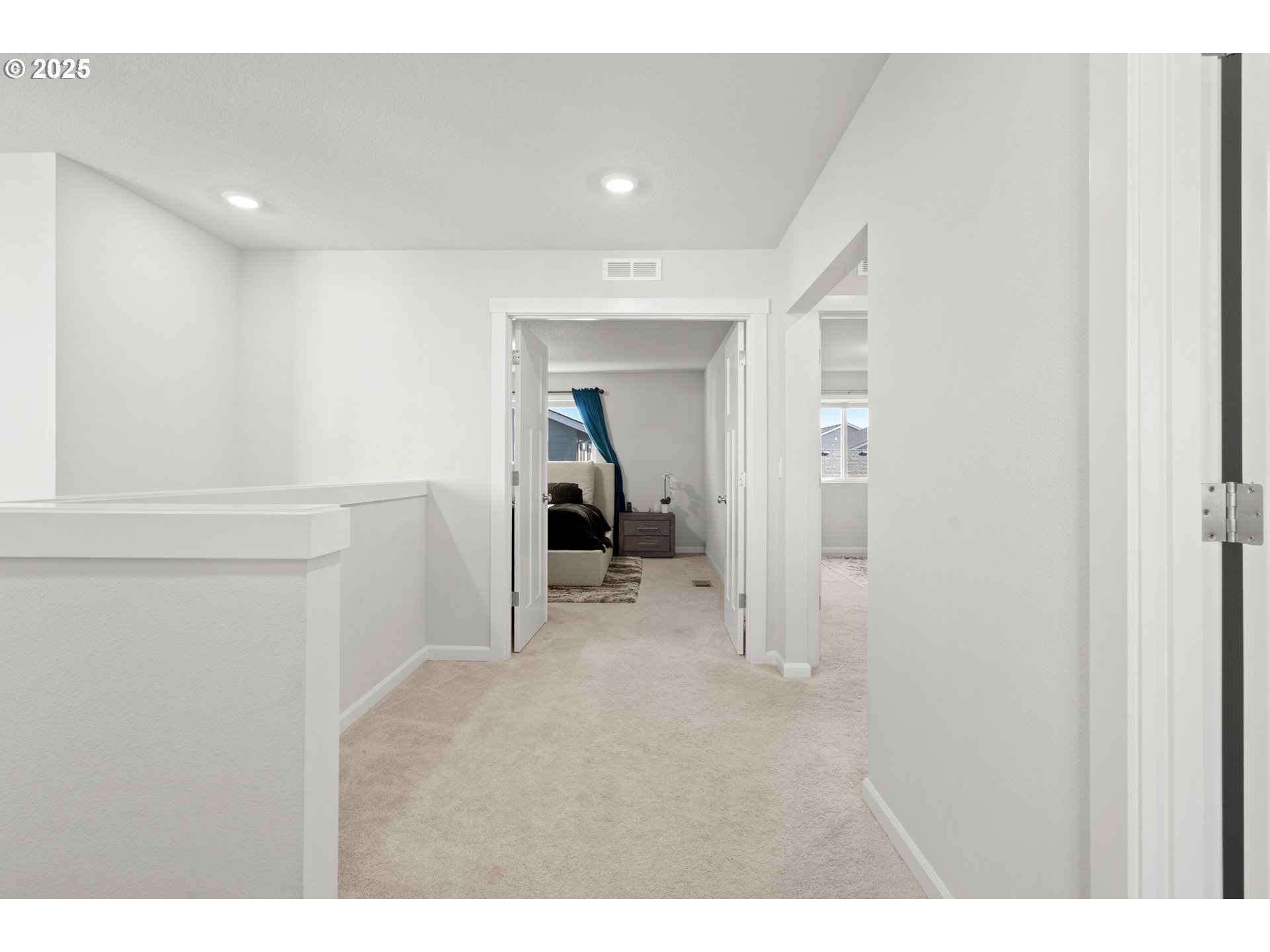 6099 Savannah Street Southeast Albany, OR 97322 - Photo 18 of 32 a view of hallway with wooden floor