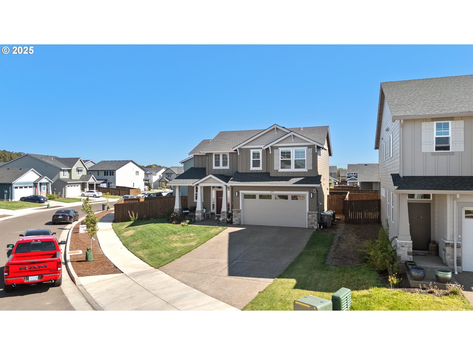 6099 Savannah Street Southeast Albany, OR 97322 - Photo 2 of 32 a view of a house with a backyard